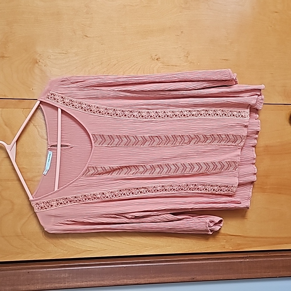 Maurices peachy/pink detailed blouse